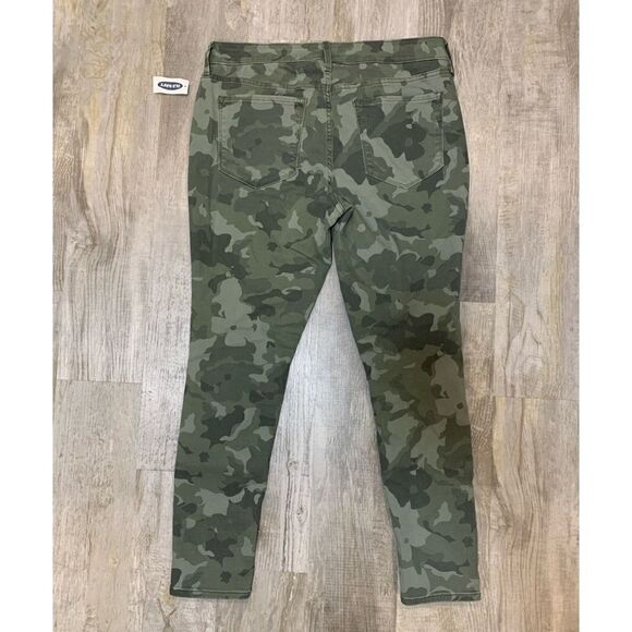 NWT Mid-Rise Floral-Camo Print Rockstar Super Skinny Jeans Women size 12… - Picture 4 of 14